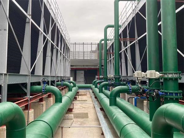 四個處理玻璃鋼冷卻塔內壁防腐的步驟。